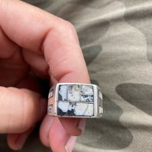 EXCELLENT CONDITION- STERLING SILVER WHITE BUFFALO TURQUOISE RING
